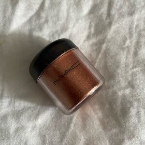 MAC Pigment in Copper Sparkle